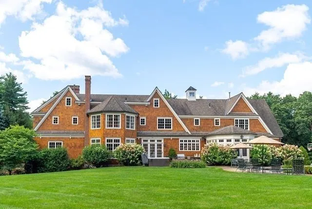 A MetroWest property maintained by Target Painting